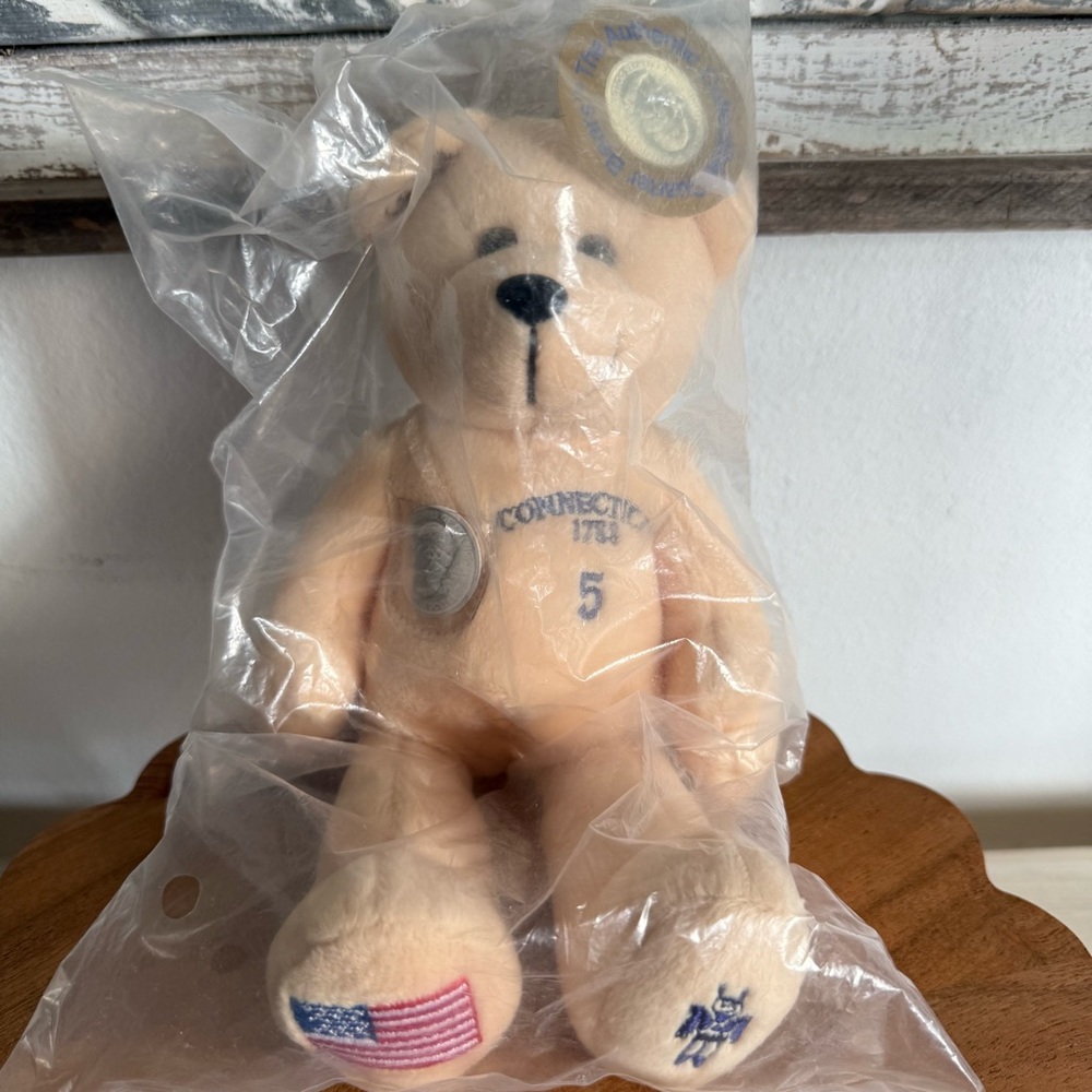 Connecticut 1788 Beige Quarter Bear Collectible!